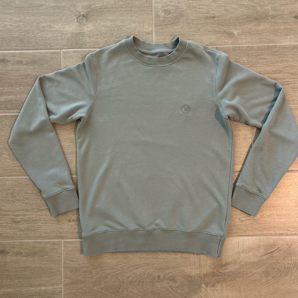Vuori crewneck in Sage Green